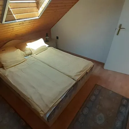 דירה Patri Apartmanhaz