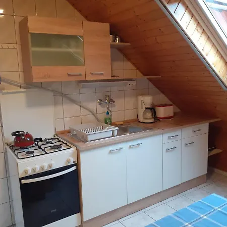 Patri Apartmanhaz * קסזטלי