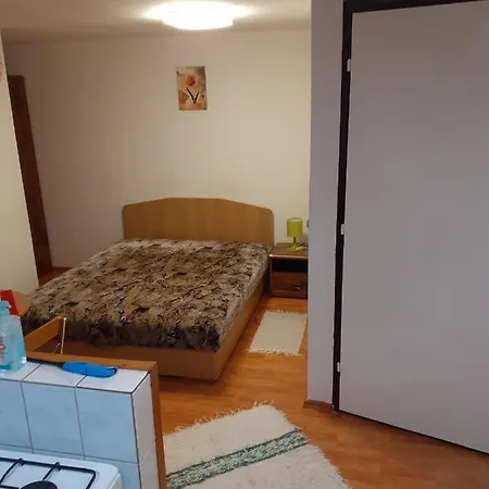 Apartment Patri Apartmanhaz *