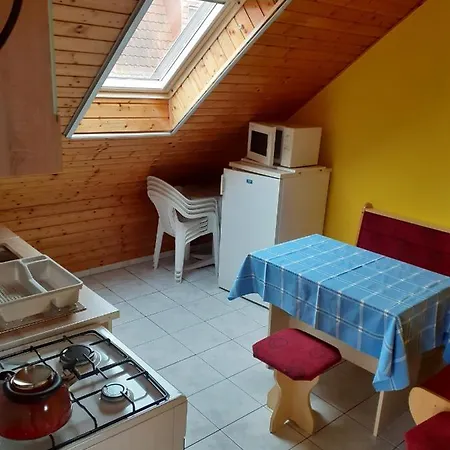 דירה Patri Apartmanhaz קסזטלי