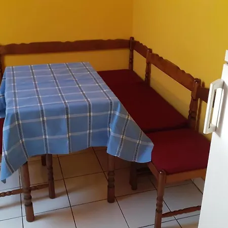 Apartment Patri Apartmanhaz Keszthely