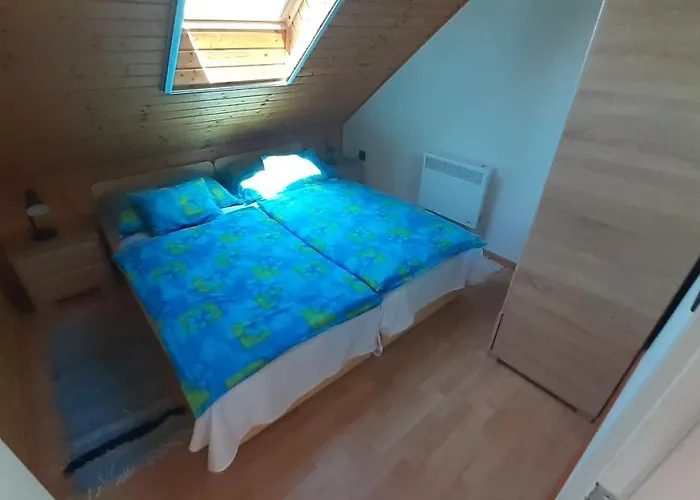 Patri Apartmanhaz קסזטלי