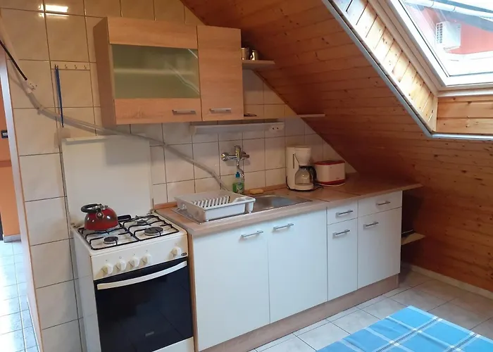 Patri Apartmanhaz * קסזטלי