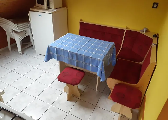 Apartament Patri Apartmanhaz *